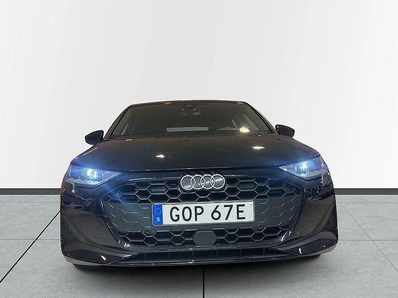 Begagnad Audi A3 Advanced 150 HK (110 kW) 2025 Svart Sedan