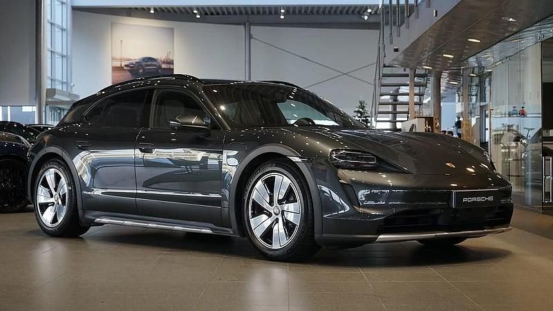 Grå Begagnad 2023 Porsche Taycan Cross Turismo Kombi | 695 000 kr - Bild 1/4