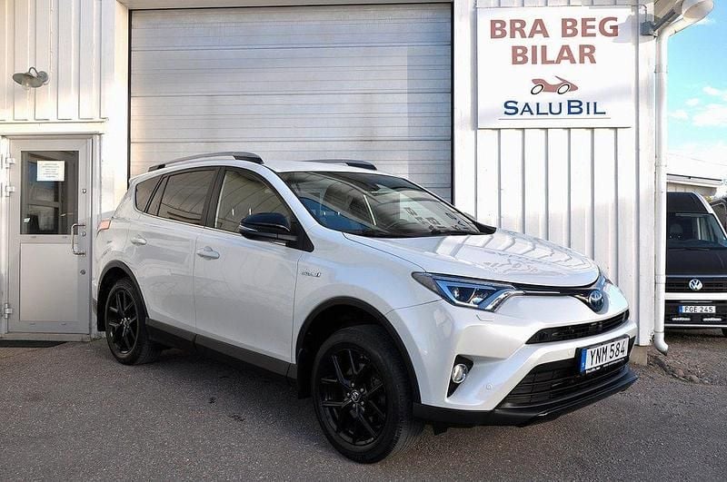Vit Begagnad 2018 Toyota RAV4 Hybrid Edition SUV | 245 000 kr (Marknadspris) - Bild 1/4