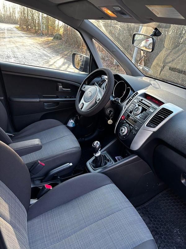 Begagnad Kia Venga 90 HK (66 kW) 2011 Halvkombi