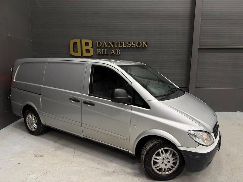 Grå Begagnad 2006 Mercedes Vito Van | 44 800 kr (Dyr) - Bild 1/4