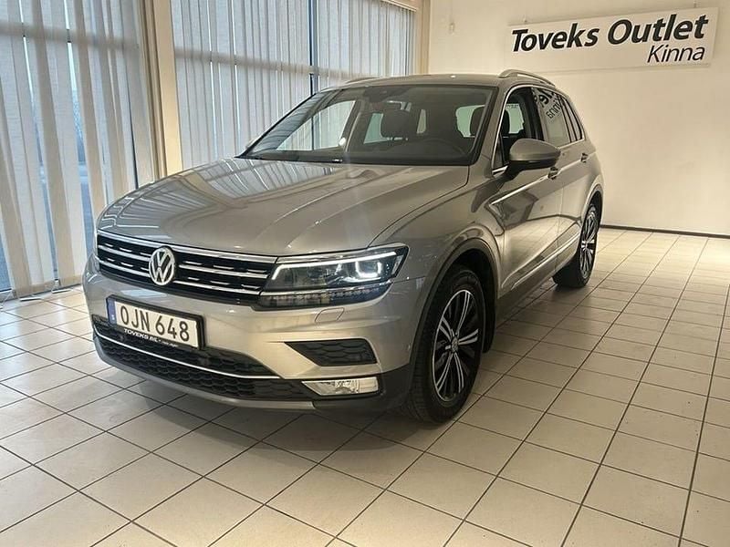 Silver Begagnad 2017 VW Tiguan SUV | 179 900 kr (Bra pris) - Bild 1/4