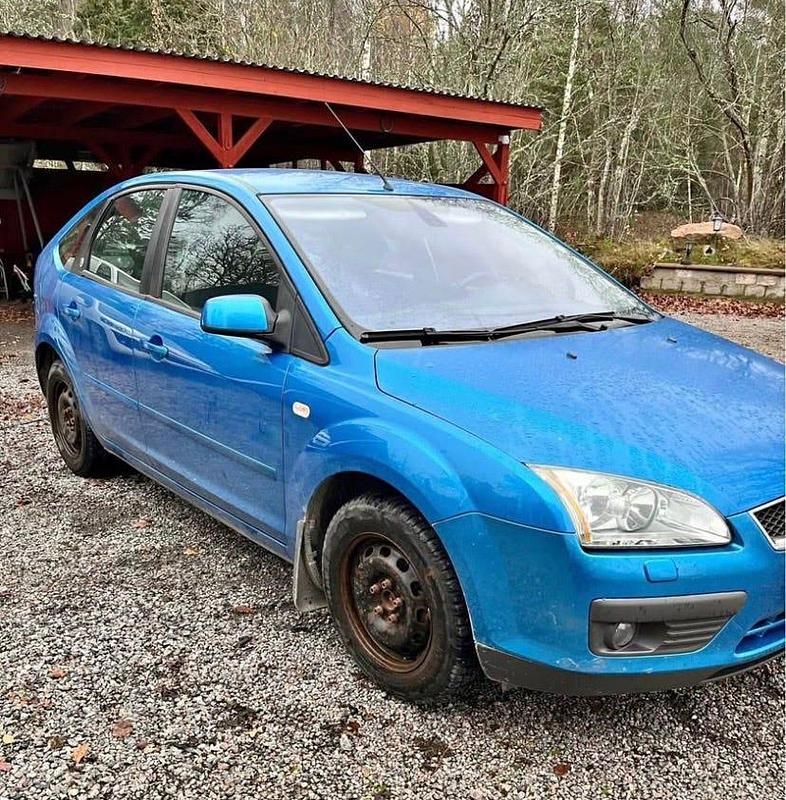 Begagnad 2006 Ford Focus Halvkombi | 19 000 kr (Superpris) - Bild 1/4