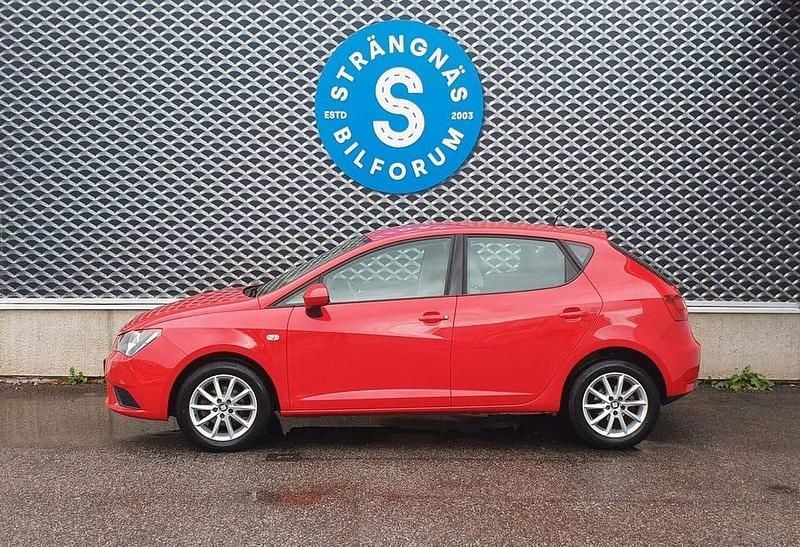 Röd Begagnad 2016 Seat Ibiza Style Halvkombi | 95 000 kr (Marknadspris) - Bild 1/4