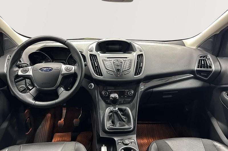 Begagnad Ford Kuga 151 HK (111 kW) 2015 Röd SUV