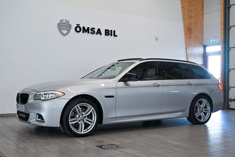 Ljusgrå Begagnad 2012 BMW 530 M Sport Kombi | 159 800 kr (Marknadspris) - Bild 1/4