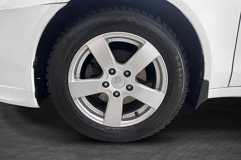 Begagnad Mitsubishi Lancer Sportback Inform 140 HK (102 kW) 2011 Vit Halvkombi