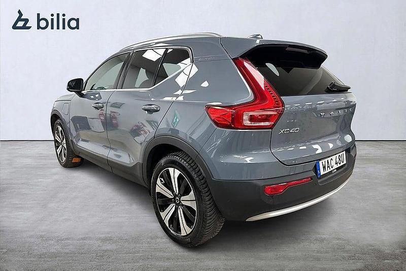 Begagnad Volvo XC40 Plus 261 HK (191 kW) 2022 Grå SUV