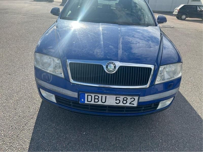 Blå Begagnad 2008 Skoda Octavia Halvkombi | 18 500 kr (Bra pris) - Bild 1/4
