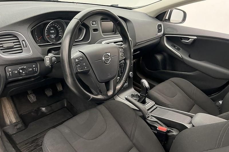 Begagnad Volvo V40 2017 Vit
