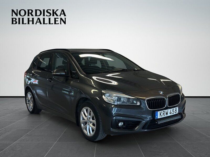 Grå Begagnad 2014 BMW 218 Active Tourer Sport Line Minibuss | 84 795 kr (Bra pris) - Bild 1/4