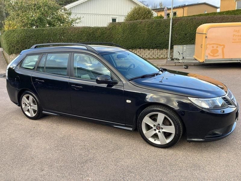 Svart Begagnad 2011 Saab 9-3 Vector Kombi | 30 000 kr (Superpris) - Bild 1/4