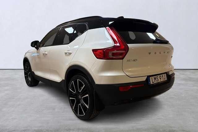 Begagnad Volvo XC40 R-Design 197 HK (144 kW) 2022 SUV