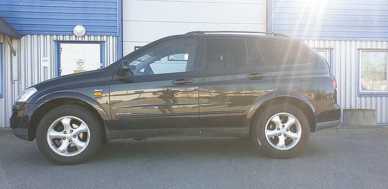 Begagnad Ssangyong (KGM) Kyron 165 HK (121 kW) 2007 Svart SUV
