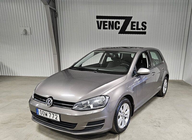 Grå (grå metallic) Begagnad 2015 VW Golf VII Halvkombi | 79 000 kr (Lite dyr) - Bild 1/4