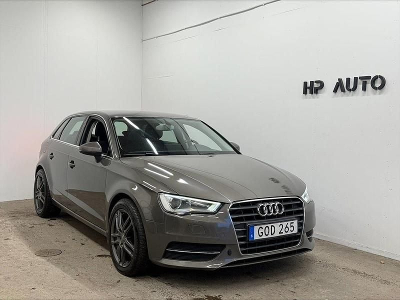 Grå Begagnad 2013 Audi A3 Comfort Halvkombi | 119 900 kr (Bra pris) - Bild 1/4