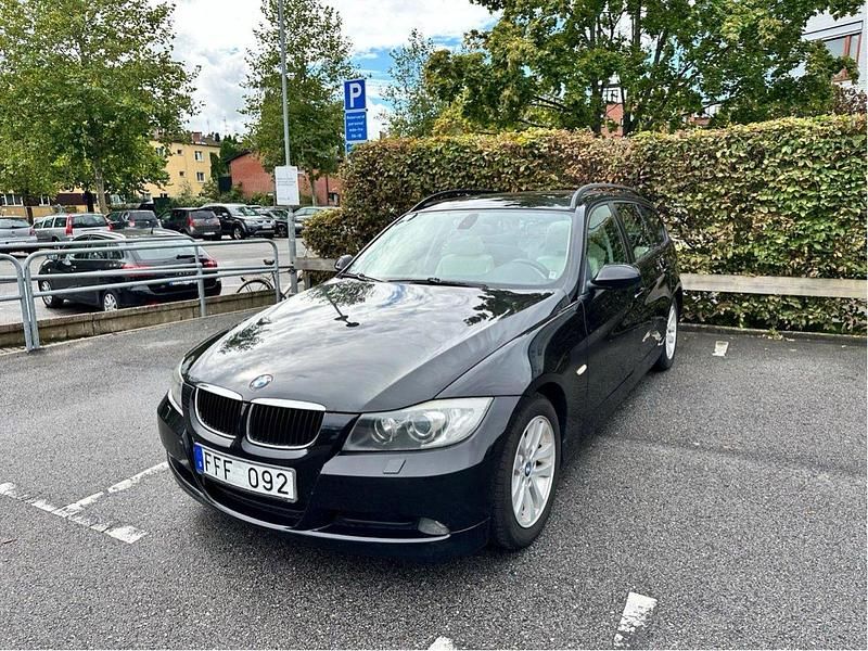 Svart Begagnad 2006 BMW 320 Advantage Kombi | 65 000 kr (Dyr) - Bild 1/4