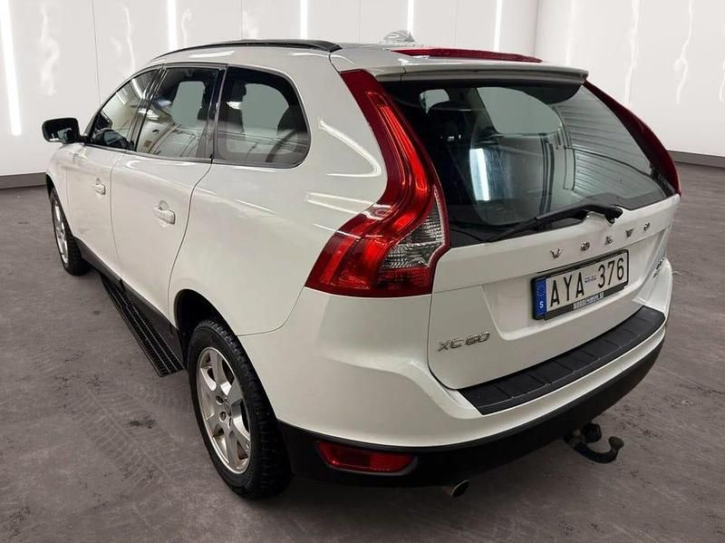 Begagnad Volvo XC60 Kinetic 164 HK (120 kW) 2011 Vit SUV