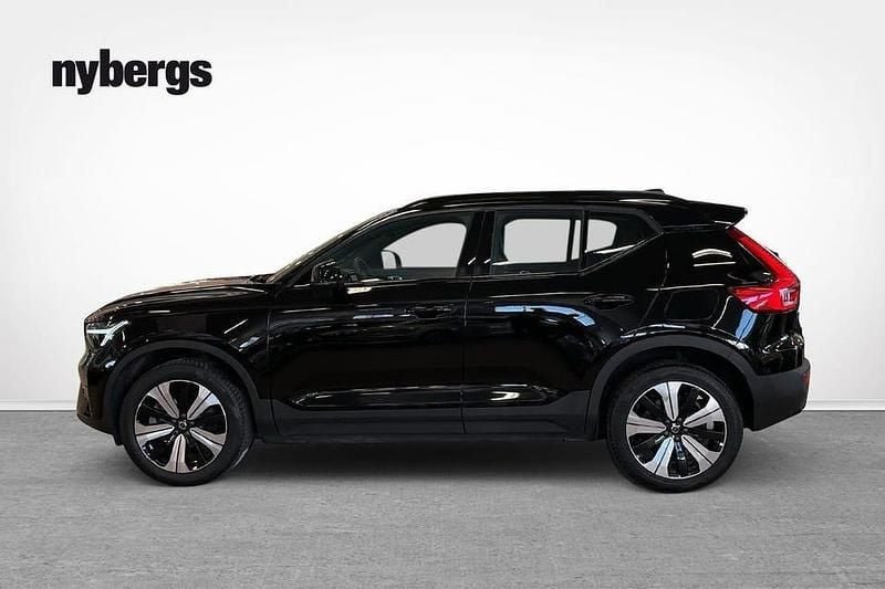 Begagnad Volvo XC40 Core 172 kW (234 HK) 2023 Svart SUV