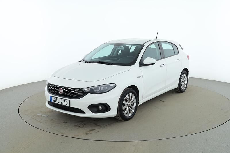Vit Begagnad 2020 Fiat Tipo Halvkombi | 117 000 kr (Marknadspris) - Bild 1/4