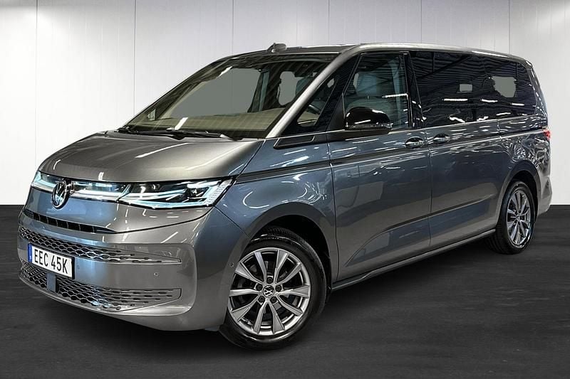 Grå (grey) Begagnad 2023 VW Multivan Minibuss | 579 900 kr (Lite dyr) - Bild 1/4