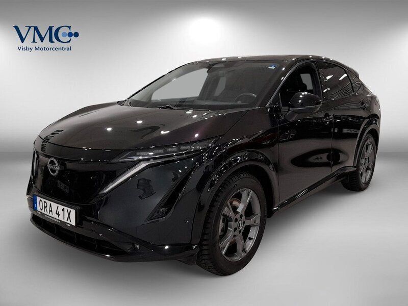 Mörkgrön (grön) Begagnad 2023 Nissan Ariya Evolve SUV | 599 000 kr (Dyr) - Bild 1/3