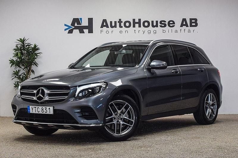 Grå Begagnad 2017 Mercedes GLC250 AMG line SUV | 299 000 kr (Marknadspris) - Bild 1/4