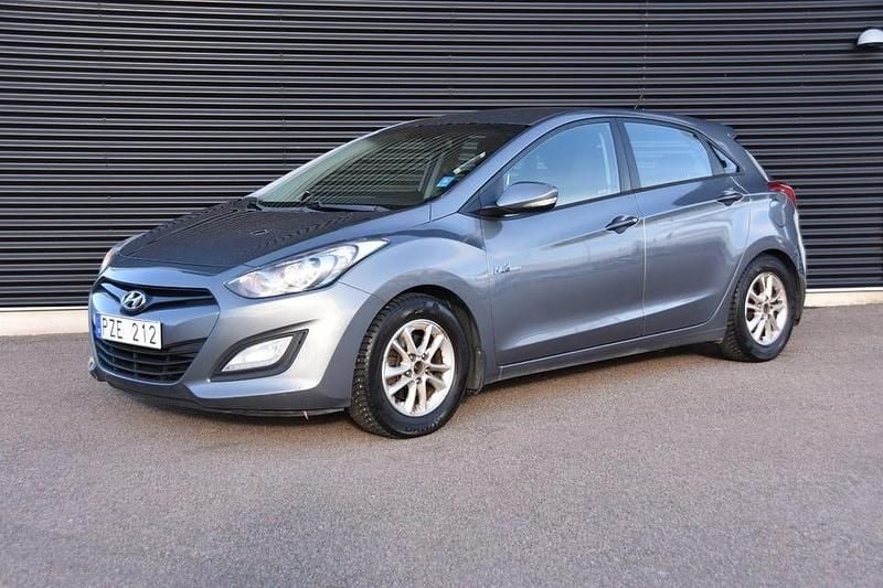 Grå Begagnad 2013 Hyundai i30 Sport Halvkombi | 39 900 kr (Bra pris) - Bild 1/4