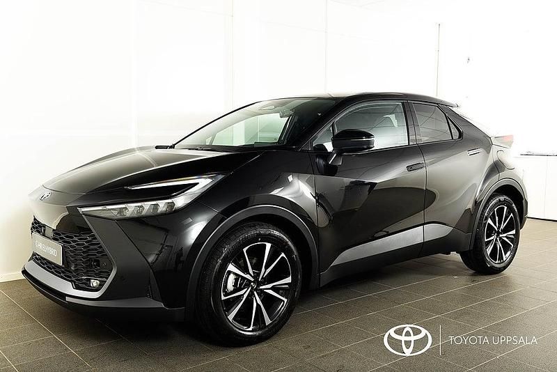 Begagnad Toyota C-HR Style 140 HK (102 kW) 2024 Svart SUV