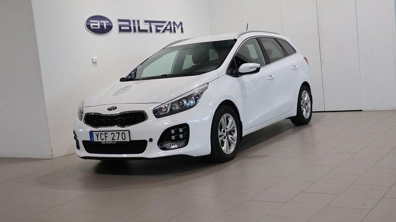 Vit Begagnad 2016 Kia Ceed Sportswagon GT-Line Kombi | 138 900 kr (Marknadspris) - Bild 1/4