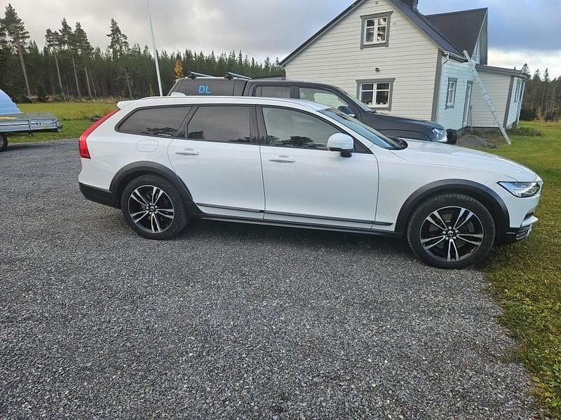 Begagnad Volvo V90 CC 190 HK (139 kW) 2019 Kombi