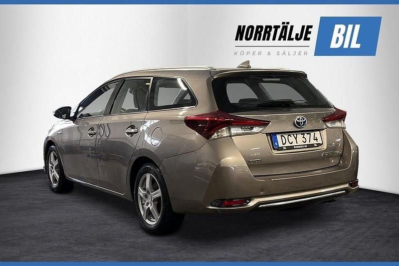 Begagnad Toyota Auris Touring Sports Active 136 HK (100 kW) 2015 Brun Kombi