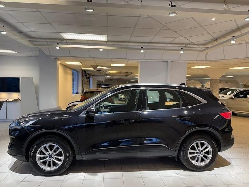 Begagnad Ford Kuga Titanium 224 HK (164 kW) 2022 Svart SUV