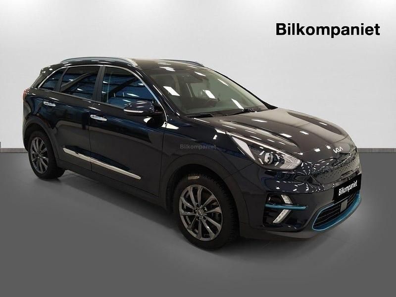 Begagnad Kia e-Niro Advance 150 kW (204 HK) 2021 Blå SUV