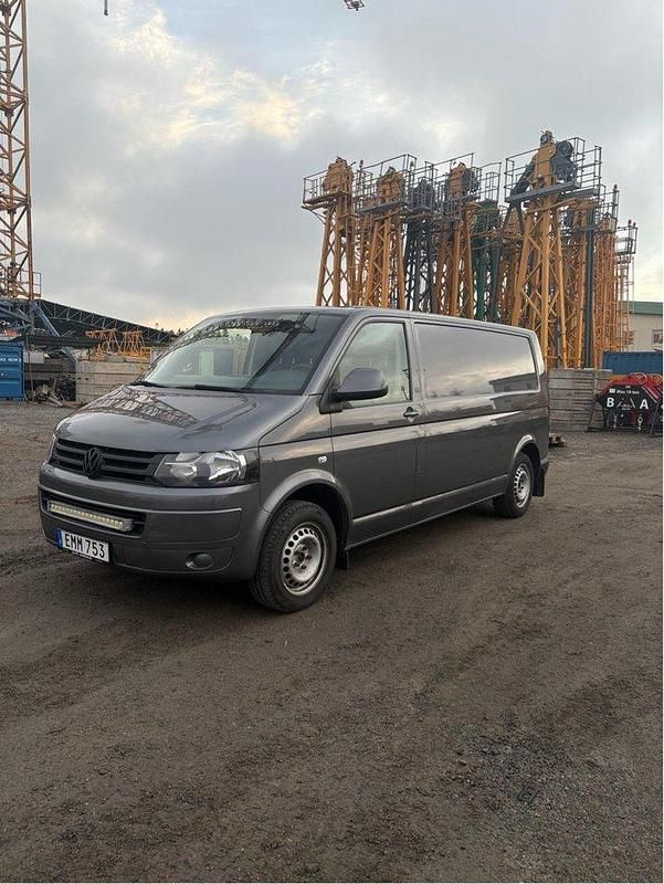 Grå Begagnad 2015 VW T5 Van | 90 000 kr (Bra pris) - Bild 1/4