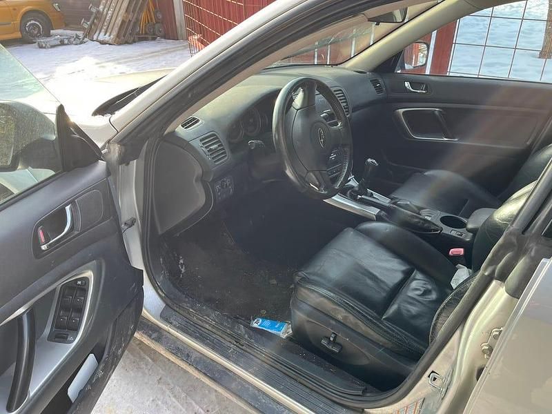 Begagnad Subaru Outback 2005 Enligt bilder Kombi