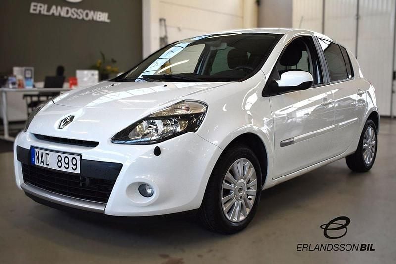 Vit Begagnad 2012 Renault Clio R.S. Halvkombi | 37 900 kr (Marknadspris) - Bild 1/4