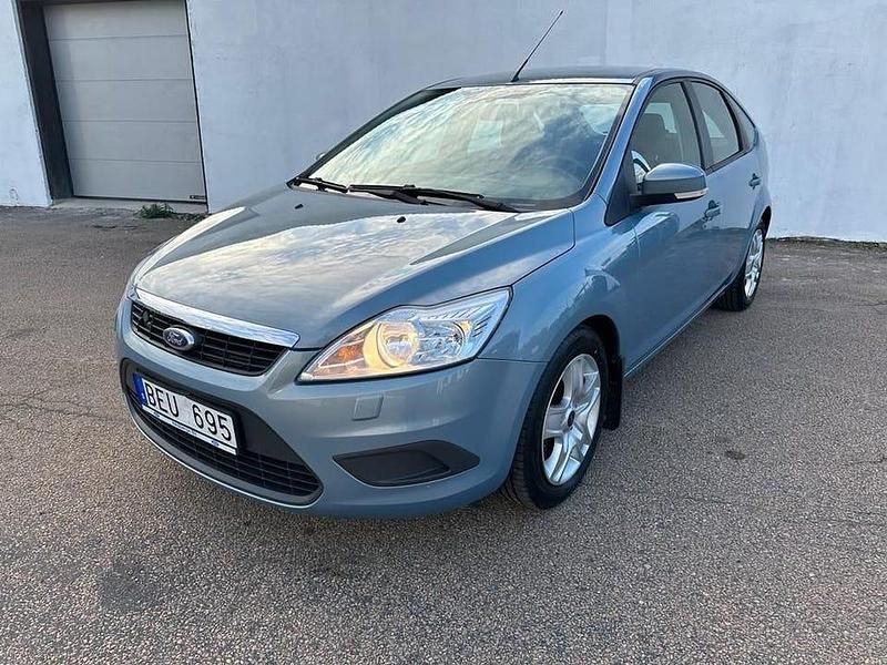 Begagnad Ford Focus 126 HK (92 kW) 2008 Grå Halvkombi