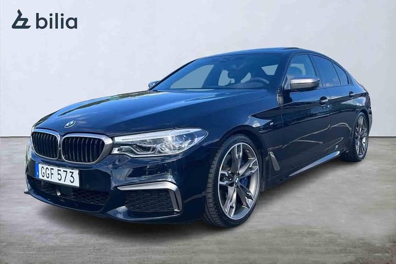 Svart Begagnad 2018 BMW M550 Sedan | 459 900 kr - Bild 1/1