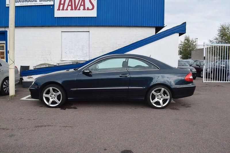 Mörkgrön (grön) Begagnad 2006 Mercedes CLK280 Elegance Sportkupé | 69 000 kr - Bild 1/4