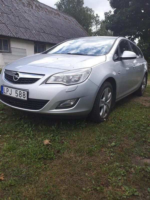 Grå Begagnad 2011 Opel Astra Enjoy Kombi | 28 000 kr (Bra pris) - Bild 1/2