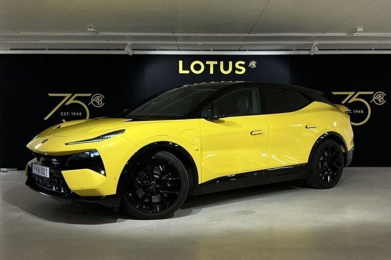 Gul Begagnad 2023 Lotus Eletre SUV | 1 249 900 kr - Bild 1/4