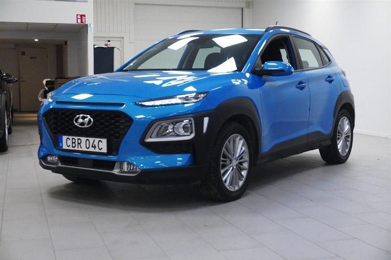 Blå Begagnad 2020 Hyundai Kona Trend SUV | 189 900 kr (Marknadspris) - Bild 1/4