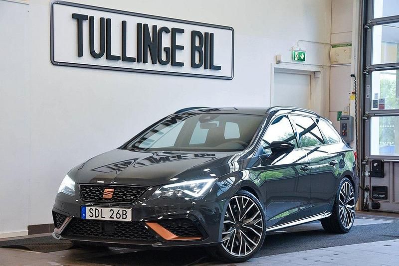 Grå Begagnad 2019 Cupra Leon Limited Edition Kombi | 319 900 kr (Lite dyr) - Bild 1/4