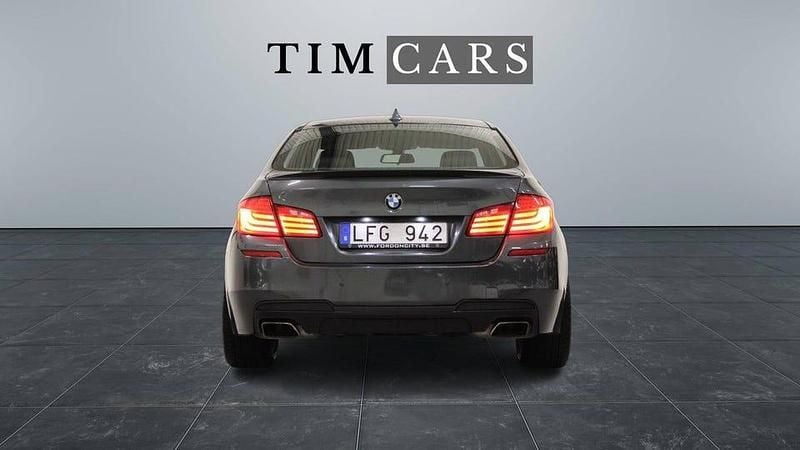Begagnad BMW 550 413 HK (303 kW) 2011 Grön Sedan