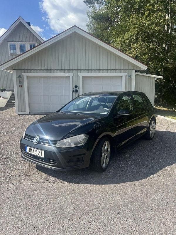 Svart Begagnad 2014 VW Golf VII Halvkombi | 84 000 kr (Bra pris) - Bild 1/3