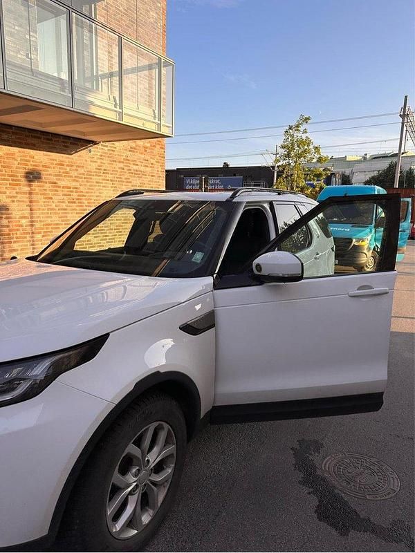 Vit Begagnad 2017 Land Rover Discovery 5 SUV | 310 000 kr (Superpris) - Bild 1/3