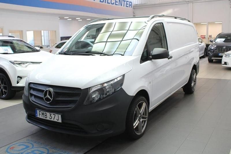Vit Begagnad 2021 Mercedes Vito Van | 164 900 kr (Superpris) - Bild 1/4