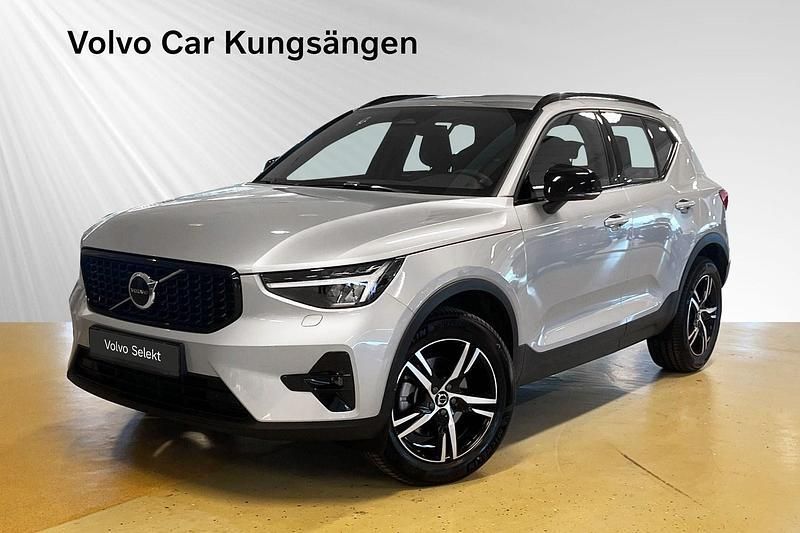 Silver Begagnad 2024 Volvo XC40 Plus SUV | 414 900 kr (Dyr) - Bild 1/3