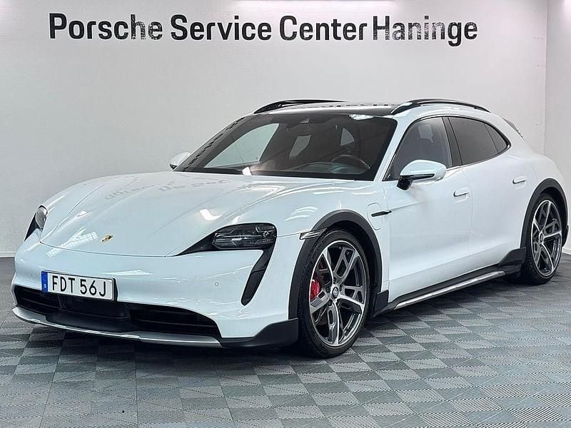 Vit Begagnad 2021 Porsche Taycan 4S Cross Turismo Sedan | 675 000 kr (Marknadspris) - Bild 1/4